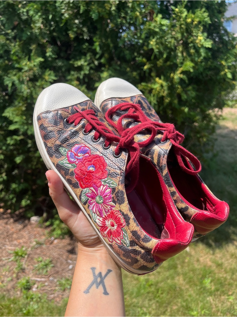 Women’s Red Floral Leopard Lace-Up Sneakers